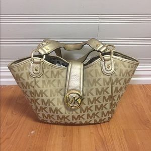 MK PURSE